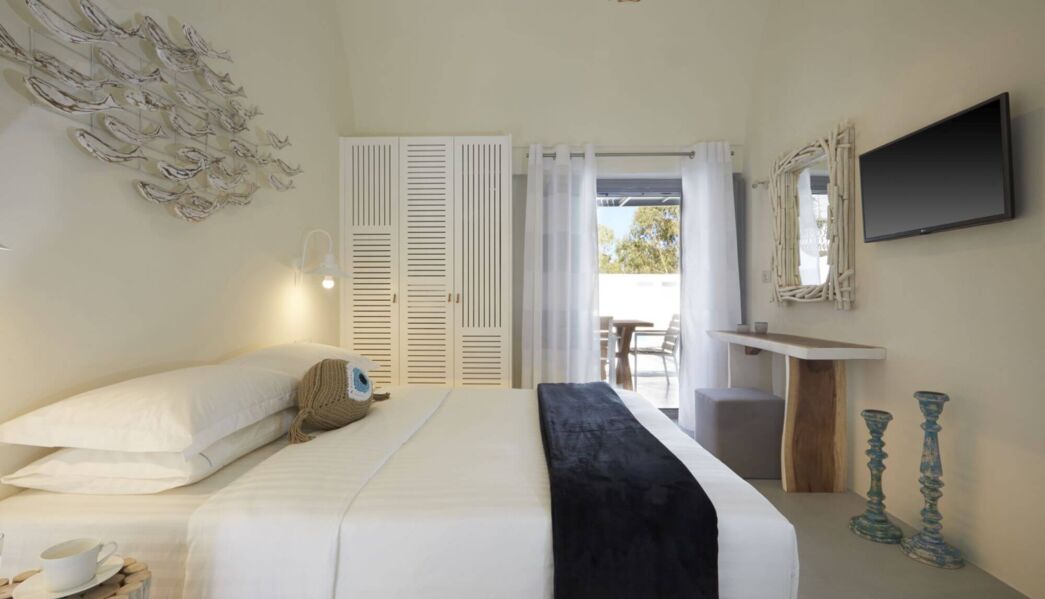 Eolia Kamari Villa