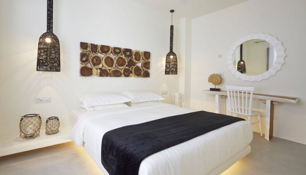 Eolia Kamari Villa