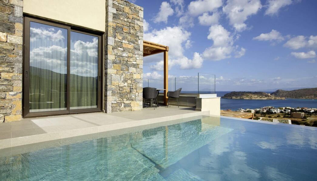 Cayo Two Bedroom Interconnected Pool Room