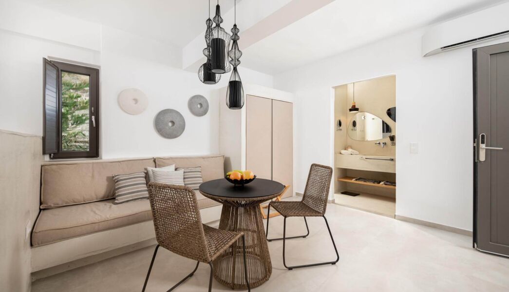 Mneme One-Bedroom Suite