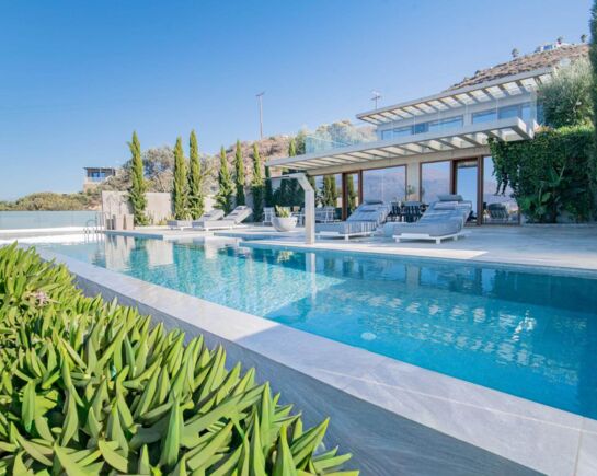 Marnos Green Superior Villas