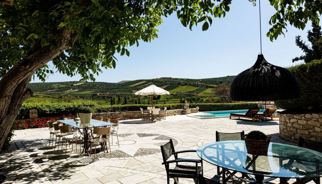 Villa Mantilari - wedding location