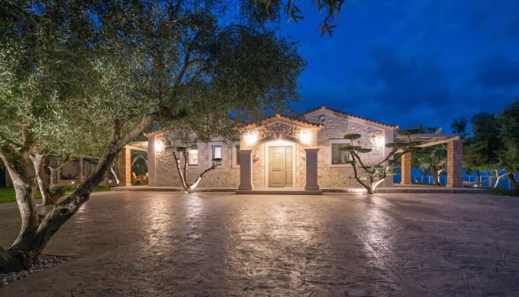 Artina Luxury Villa