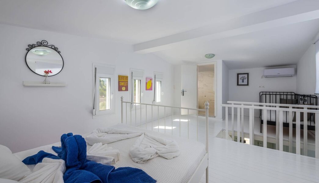 Xenos Villa 4