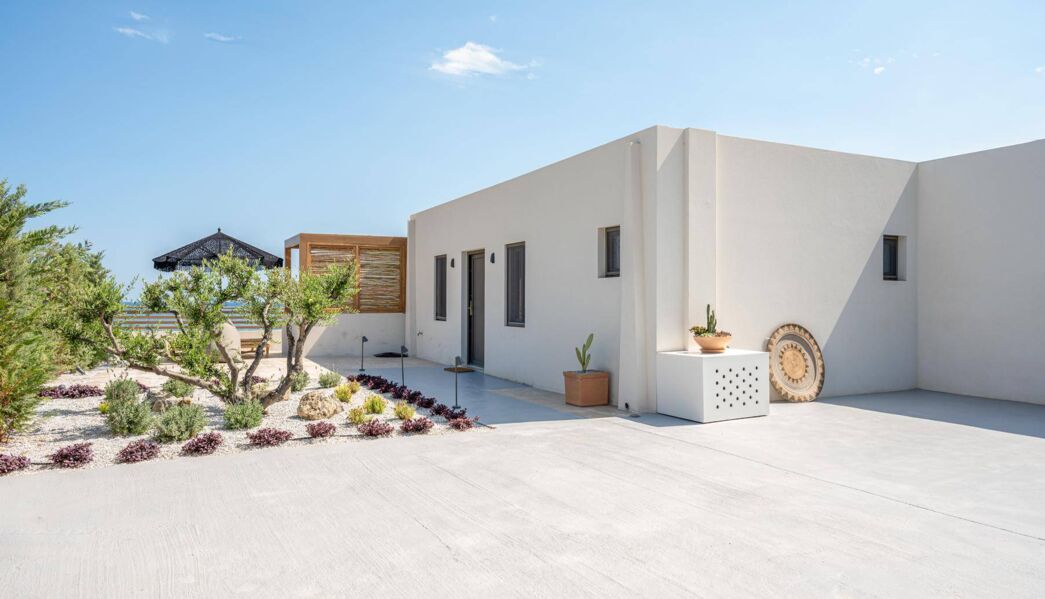 Mneme One-Bedroom Suite