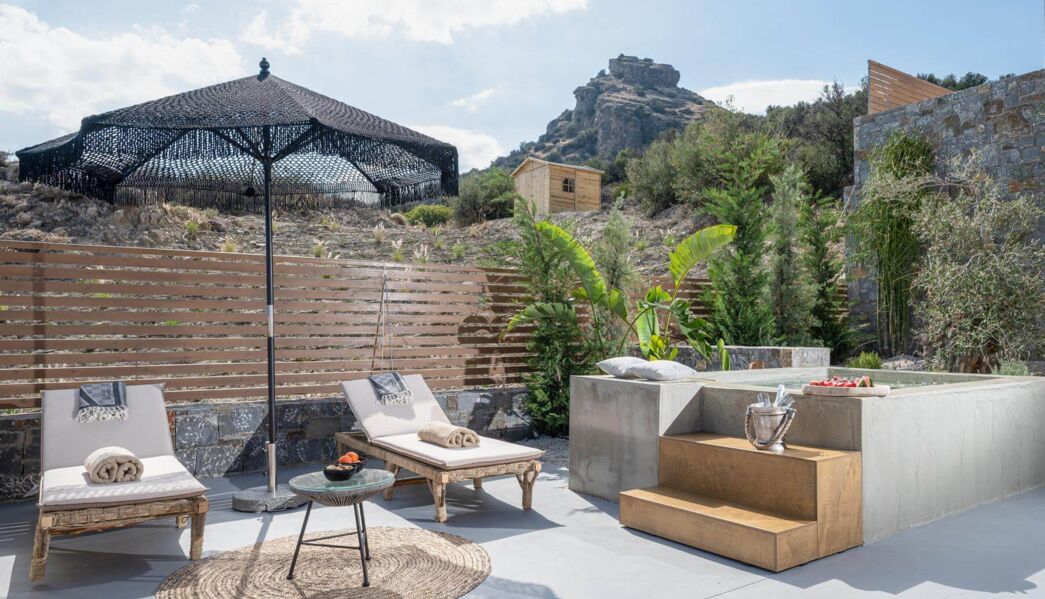 Mneme One-Bedroom Suite