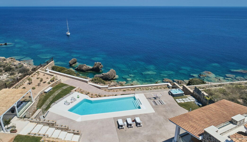 Arismari Luxury Villa