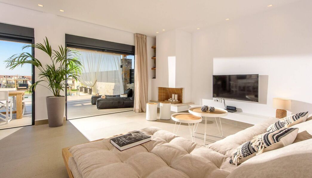 Calma Villa East