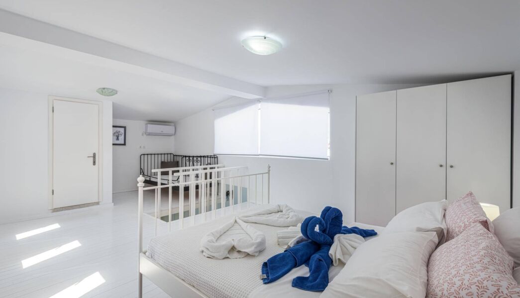 Xenos Villa 4