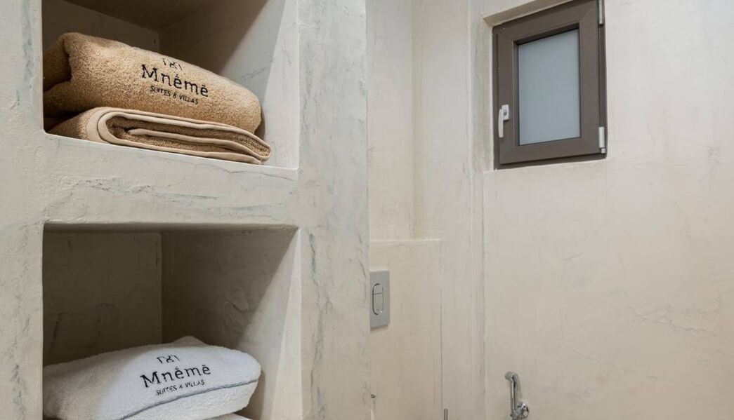 Mneme One-Bedroom Suite