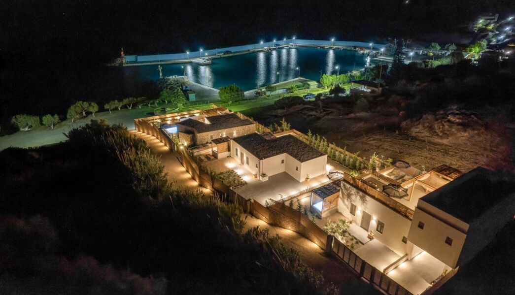 Mneme One-Bedroom Suite