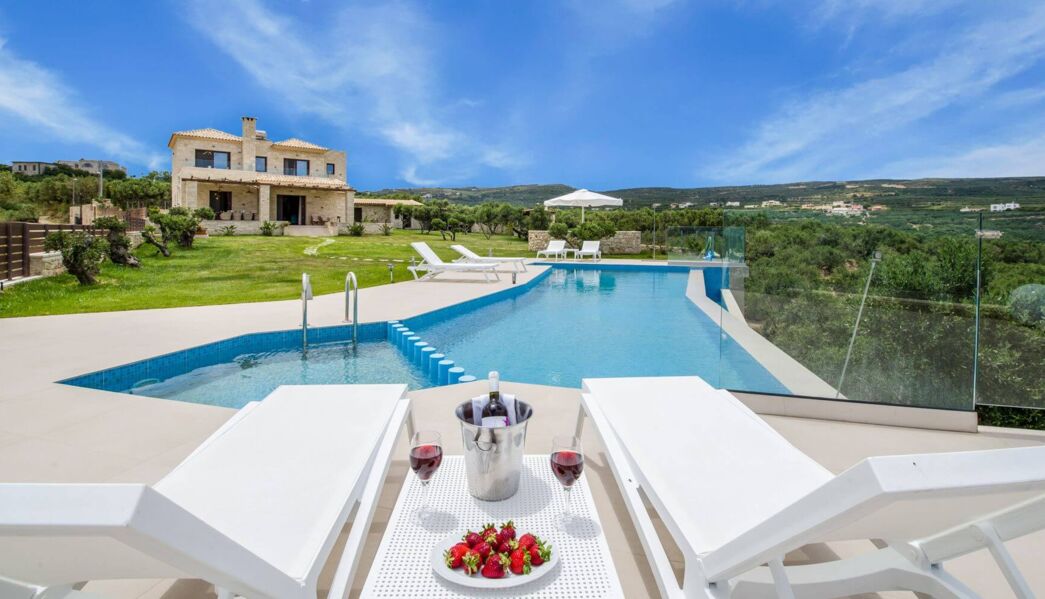 Villa Aloni