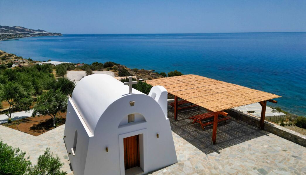 Beach House Arvi