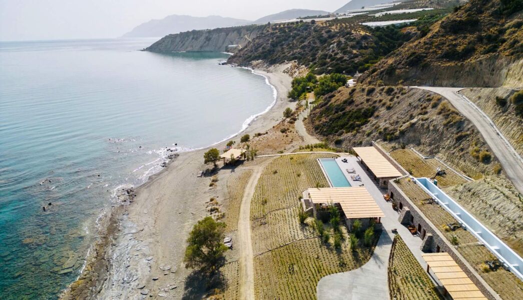 Beach House Arvi