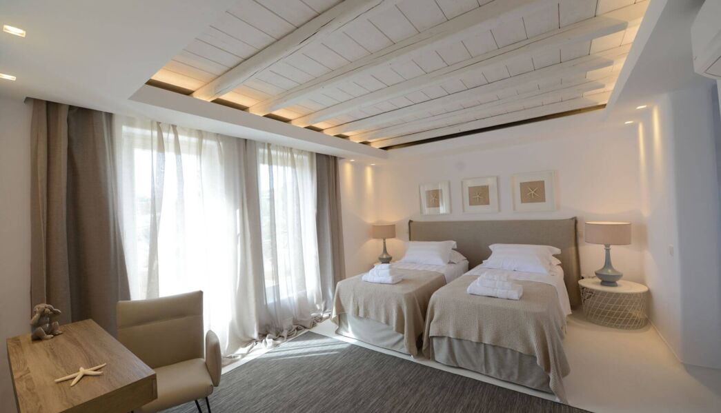 Villa Zircon