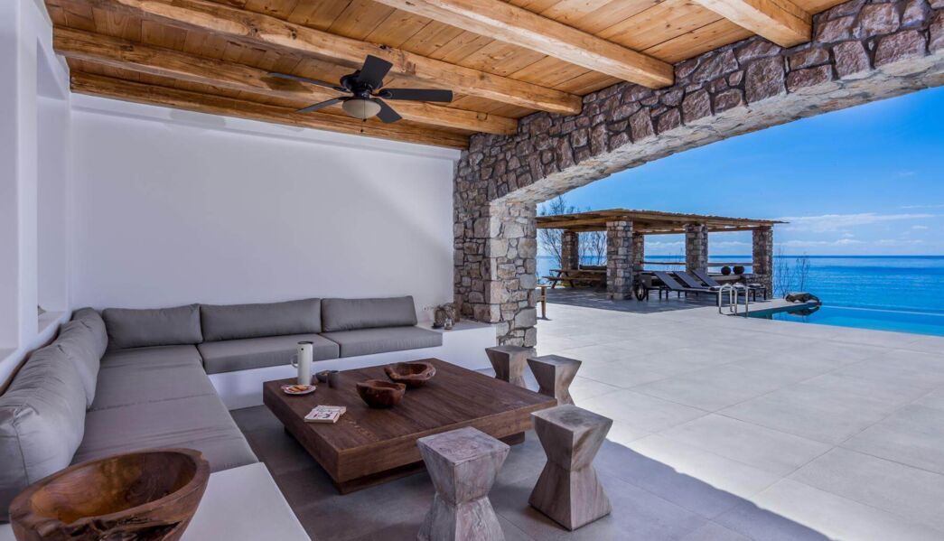 Beach House Arvi