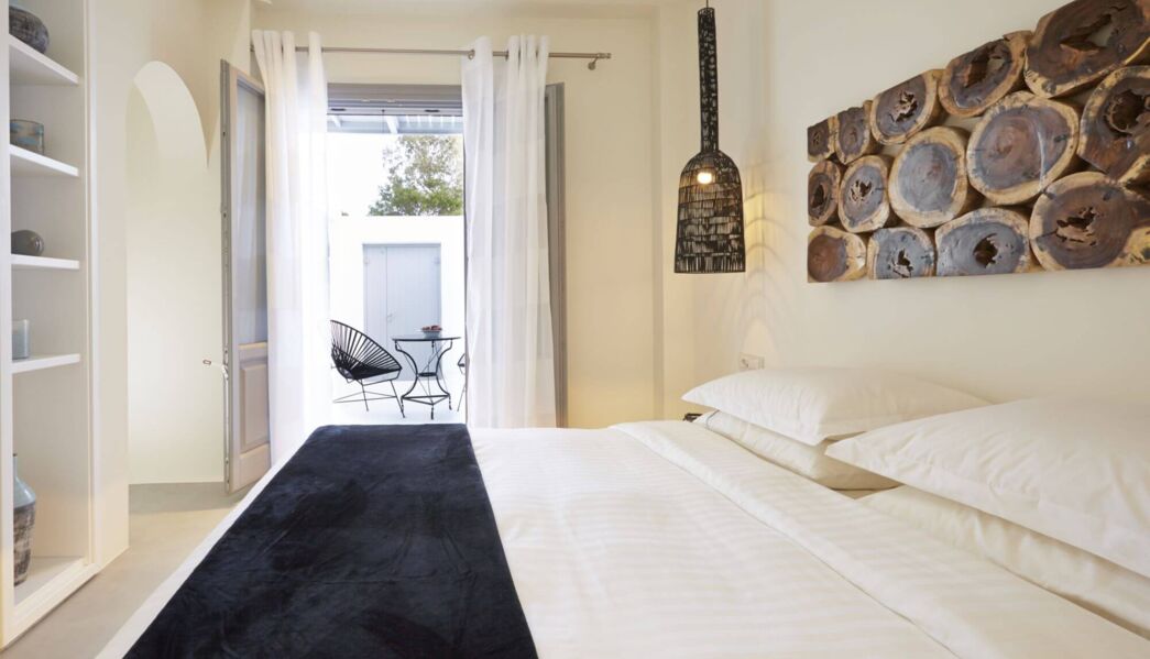 Eolia Kamari Villa