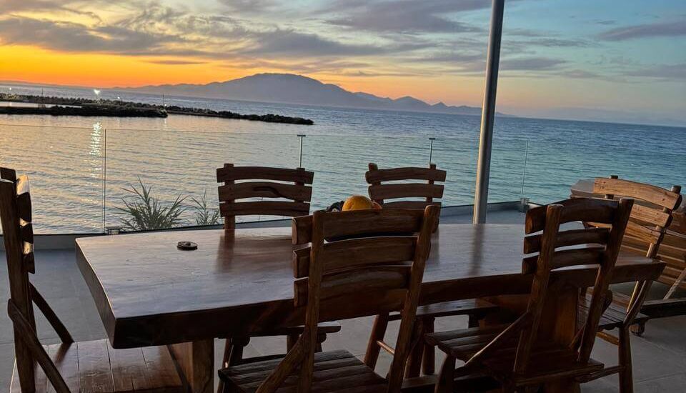 LA Mer Sea Front Villa