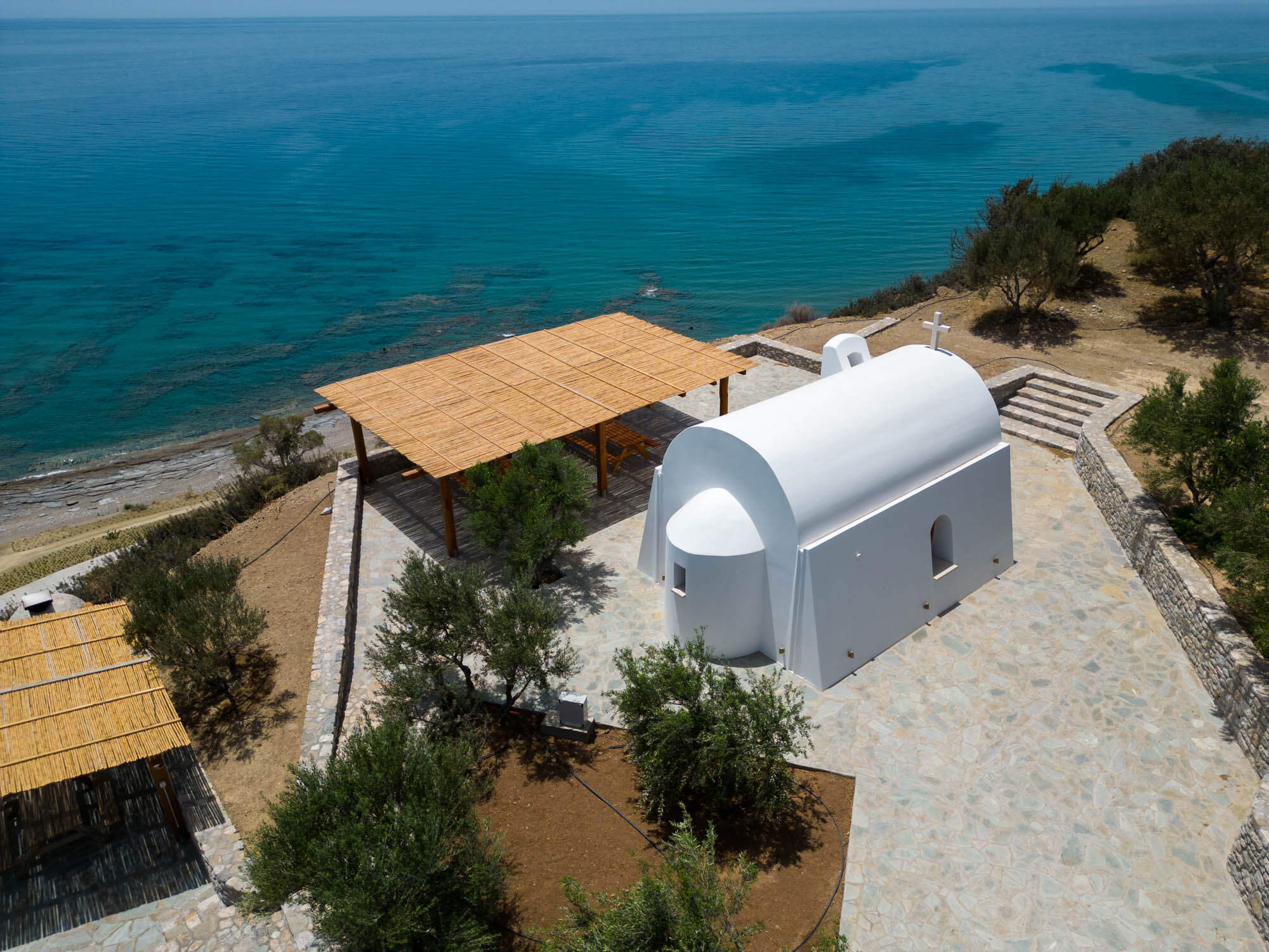 Beach House Arvi
